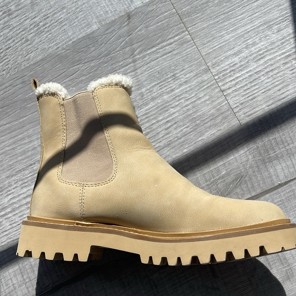 J. Crew Factory Sherpa-lined chelsia boots, size 6,5. - Picture 8 of 12